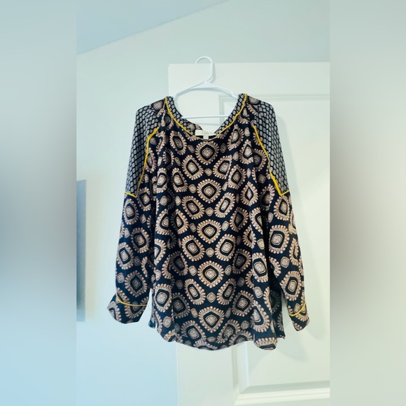 LOFT Navy and Gold Geometric Blouse - Picture 4 of 8